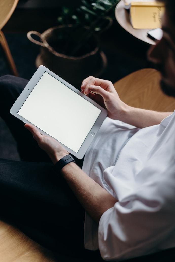 Oreant emprendedor, personas naturales y tecnología Uso de tecnología - tablet